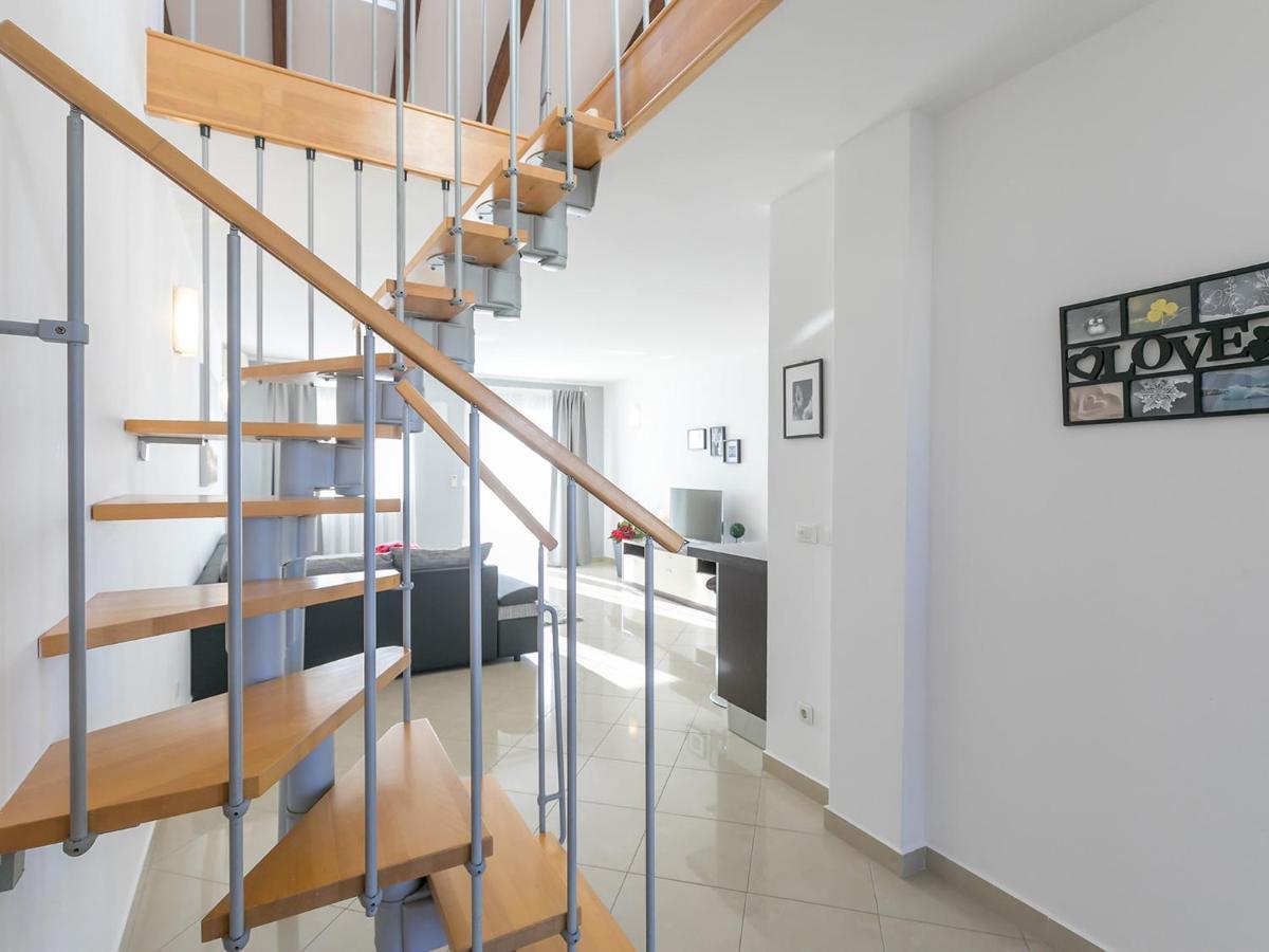 Holiday Appartment Tessa Porec Exterior photo